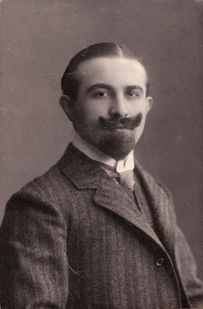 Frankfurt's Early Development media 1